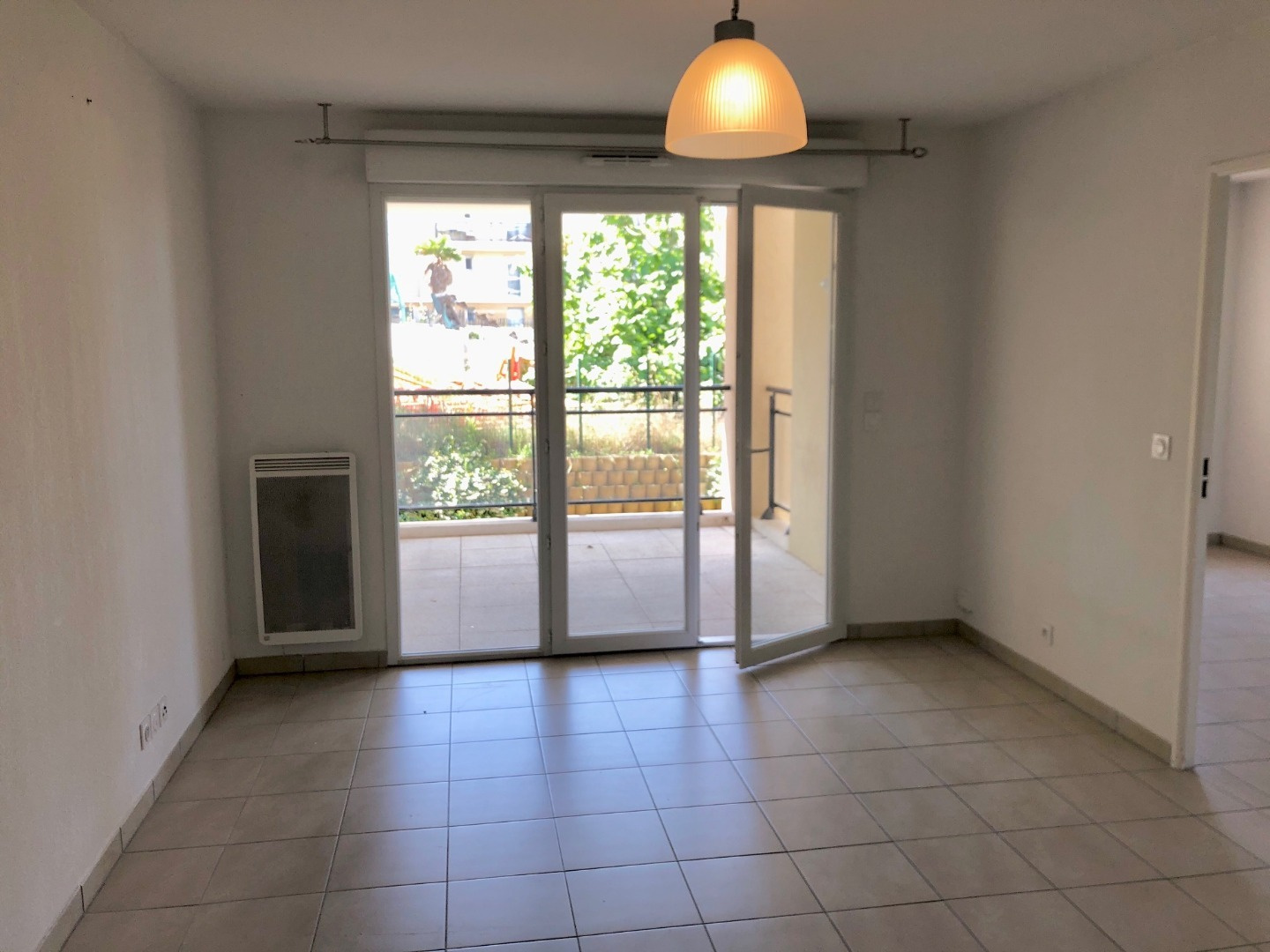 location Appartement avec terrasse dernier étage à louer 715 € à Nice